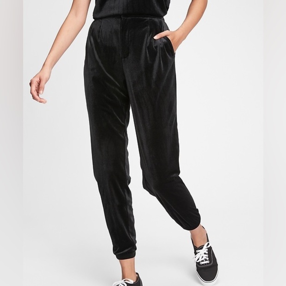 Gap Black Velvet joggers